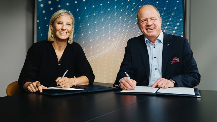 Daimler Truck och Volvokoncernen undertecknar bindande avtal för samriskbolag för att utveckla mjukvarudefinierad fordonsplattform.