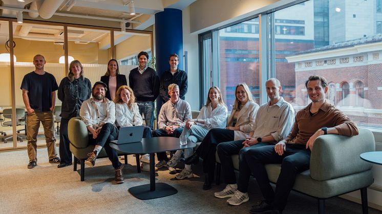 Oda har valgt Smeh som samarbeidspartner til å fortsette utviklingen av merkevarene til Oda i Norge og Mathem i Sverige. Her er de to teamene samlet. Foto: Oda