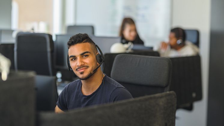 Elev som fördjupar sig inom området IT-support inom Dator- och kommunikationsteknik. 
