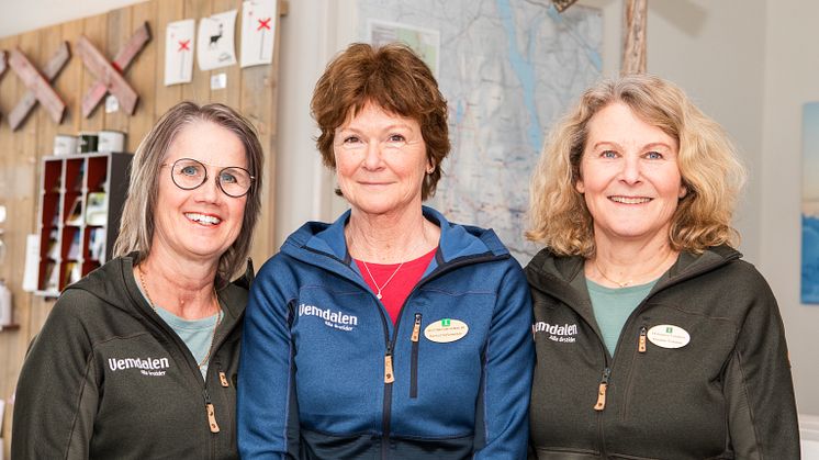 Anna-Lena, Anita och Susanne jobbar i Turistinformationen på Vemdalsskalet.