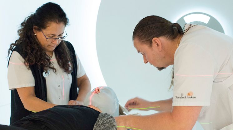 Precisionsstrålning och precisionsmedicin kan ge skonsammare behandling av hjärntumör hos barn