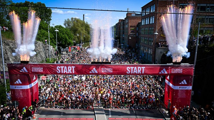 Starten på adidas Stockholm Marathon 2025. Foto: Thomas Windestam Deca Text&Bild 
