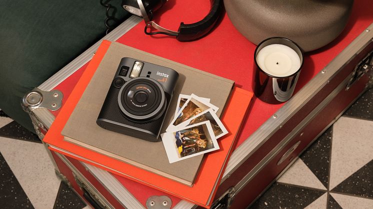 En stilfuld opdatering til instant-fotografi: Fujifilm introducerer instax mini 41™ kameraet