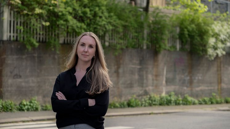 Therese Garshol Syversen[c]Sara Sanderud