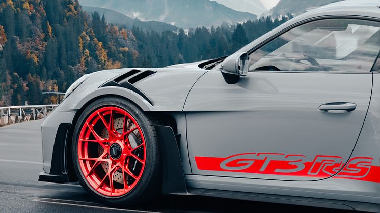 Goodyear Eagle F1 SuperSport R ja RS on valittu Porsche 911 GT3 RS -mallille