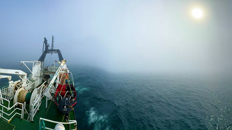 RV Helmer Hanssen on the way to an eddie sampling station (Photo: Kanchana Bandara/Akvaplan-niva)