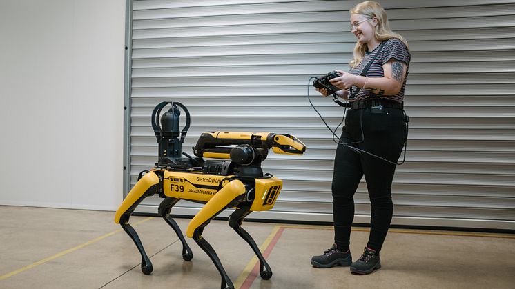 JLR presenterer «Rover», robothunden som tjener og beskytter ved hjelp av AI