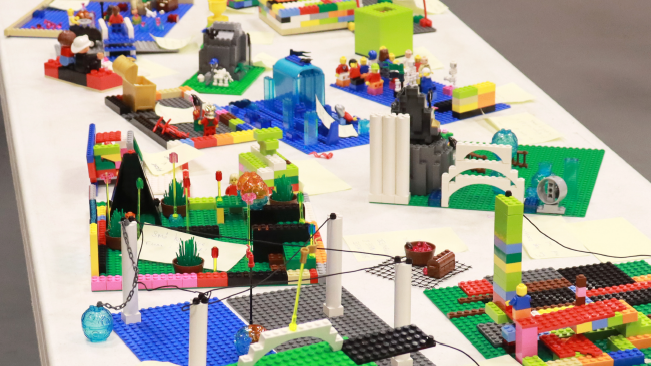 Lokale skoleelever gav input i form af legomiljøer til inspirationsdagen for liv- og læringsmiljøet til åbent hus tilbage i maj i Støvring