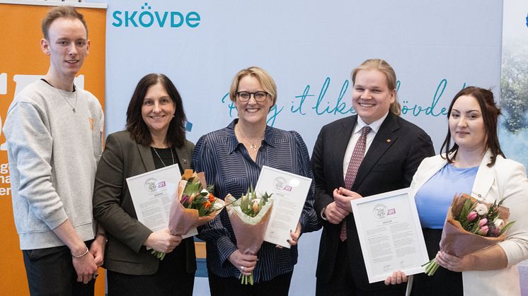 Adrian Ryberg, jurymedlem för årets studentstad, Muriel Beser Hugosson, rektor vid Högskolan i Skövde, Theres Sahlström, kommunstyrelsens ordförande, Rasmus Lindstedt, ordförande för SFS, och Melissa Ferm, ordförande för Studentkåren i Skövde.