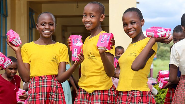 Flickor i kenyanska organisationen Kakenyas Dream är en del av Erikshjälpens projekt för en bättre menshälsa.