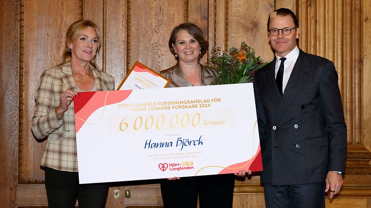 Från vänster Kristina Sparreljung, generalsekreterare för Hjärt-Lungfonden, Hanna Björck, docent vid Karolinska universitetssjukhuset och Prins Daniel