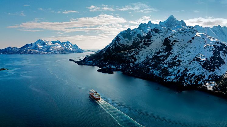 MS-Richard-With-in-Raftsundet-HGR-38280--Photo_Trym_Ivar_Bergsmo_v2.jpg