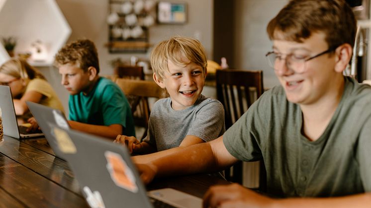 Sigma Technology in collaboration with Trädet Web to promote inclusive reading development