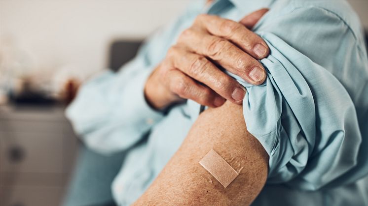 Närbild på vaccinerad arm