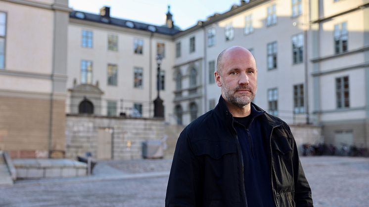 Daniel Edencrona utanför hovrätten Foto Centrum för rättvisa.jpeg
