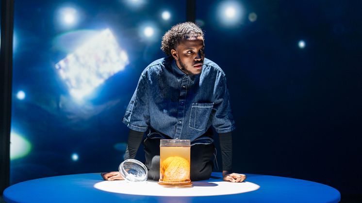 Mohammed Aden Ali i Prosessen mot menneska. Foto: Ole Herman Andersen/Det Norske Teatret.