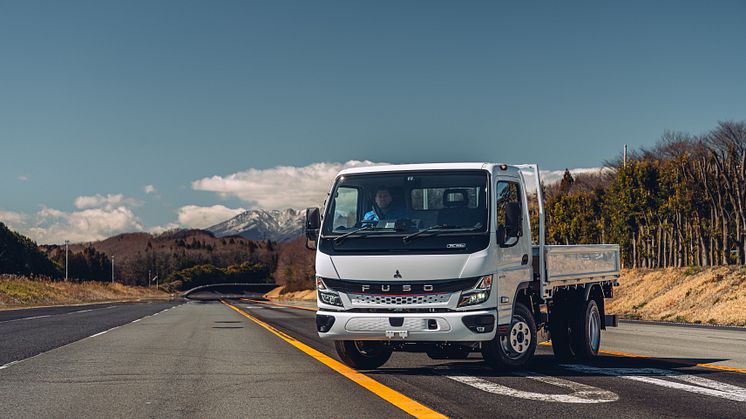 FUSO Canter från Daimler Trucks är en av världens mest sålda lastbilar i klassen upp till 8,5 ton. Sedan förra året säljs den i Sverige med fokus på de eldrivna versionerna.