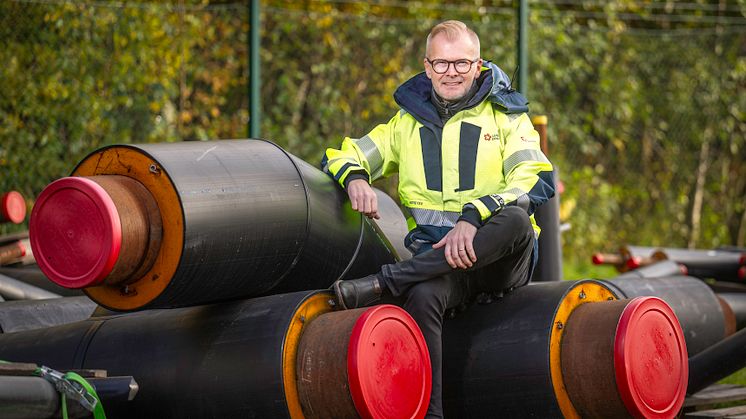 Magnus Johansson, Chef Värme & Kyla på Luleå Energi på rörlagret vid Luleå Energis huvudkontor