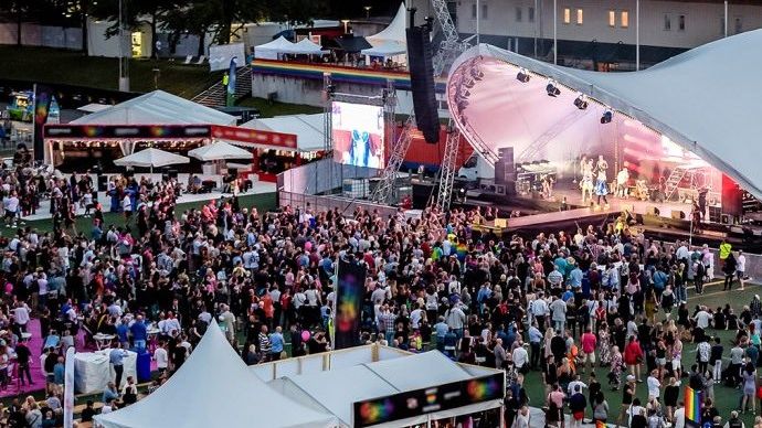 Stockholm Pride Park förvandlas till Nashville för en kväll