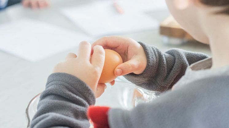 Tidigare forskning visar att motoriska svårigheter är vanliga hos barn med autism, men orsakerna är inte helt klarlagda. Ny forskning av Anna Bäckström vid Umeå universitet ger en bättre förståelse för hur motorisk planering utvecklas hos dessa barn.