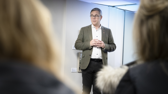Johan Söderberg (S), kommunstyrelsens ordförande i Katrineholm, kommenterar den senaste befolkningsstatistiken och ser positivt på kommunens ekonomiska resultat utifrån novemberräkningen Fotograf/Källa: Katrineholms kommun