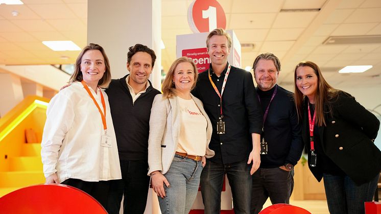 Fra venstre: Vilde Bergan, Christoffer Sundby og May Haukedahl Wilson i Spenn, Jonatan Asplin i OneCall og Mycall, Pål Rune Kaalen i Telia Norge og Lena Køso i OneCall og Mycall. Foto: Telia Norge