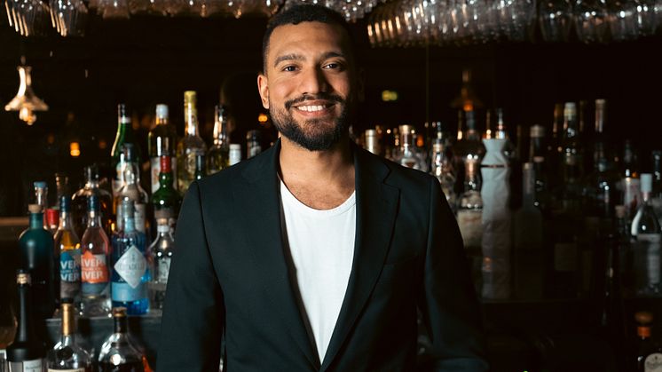 Recipify breddar utbudet – hyllade bartendern Malcolm Fredriksson delar sina signaturcocktails på nya plattformen.