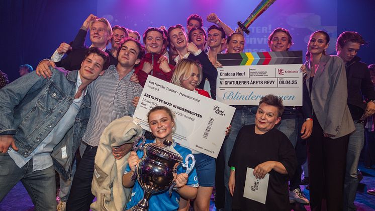 Blindernrevyen Oslo er dei heldige som skal få leike seg på landets største teaterscene på Det Norske Teatret. Foto: Ole Herman Andersen/Det Norske Teatret.