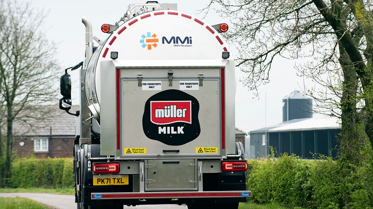 Müller UK & Ireland milk tanker.jpg