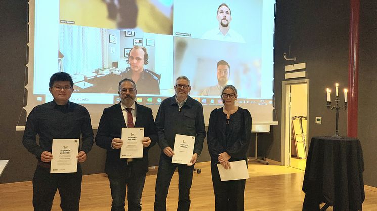 Evelina Fahlesson, Kommunalråd i Skellefteå presenterade Rönnbärets stipendiater 2024  under en ceremoni på Campus Skellefteå.
