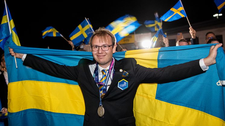 Fredrik Cederlöw under prisutdelningen på Yrkes-VM i Lyon. Foto WorldSkills Sweden, Viktor Fremling