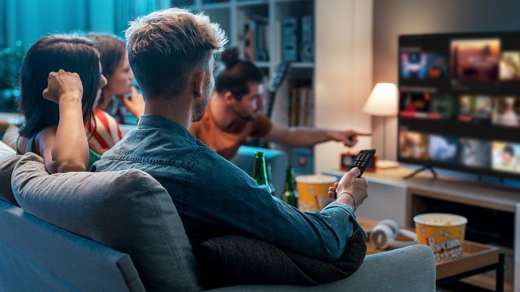 FamilyTV_shutterstock_2187694655