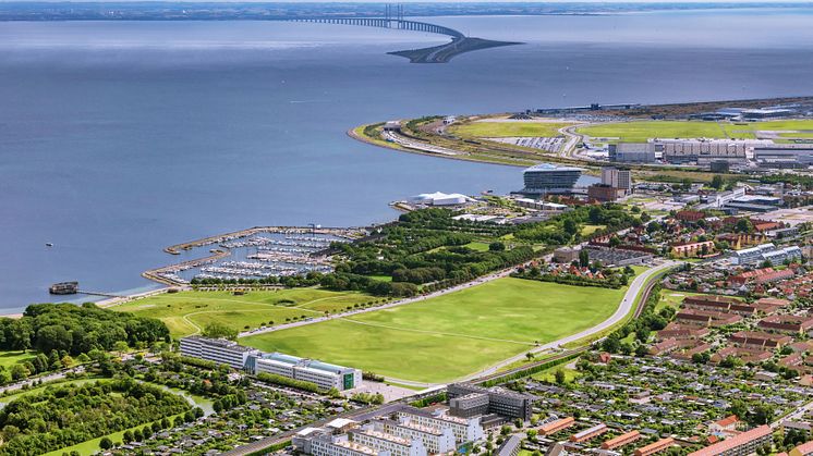 Fire store aktører på ejendomsmarkedet går nu sammen om at løfte Amager Øst ind i en ny æra. Med ’Ny Amager’ vil de styrke lokationen som en moderne og levende placering for virksomheder midt mellem metro, strand og storby, og parterne har allerede i
