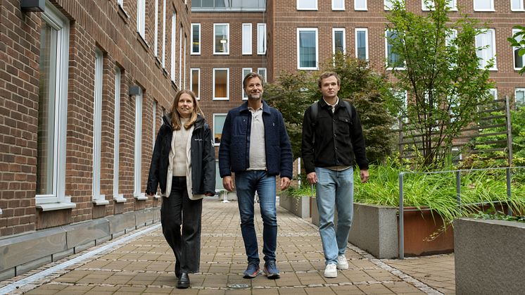  Lina Ahlström, projektledare på Hufvudstaden tillsammans med Wikströms Magnus Nordh och Johan Byberg.