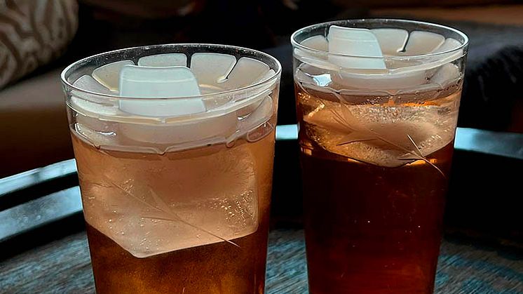 Med Drinkis kan du njuta av ett brett utbud av drycker – från varmt kaffe och te till kalla drycker.