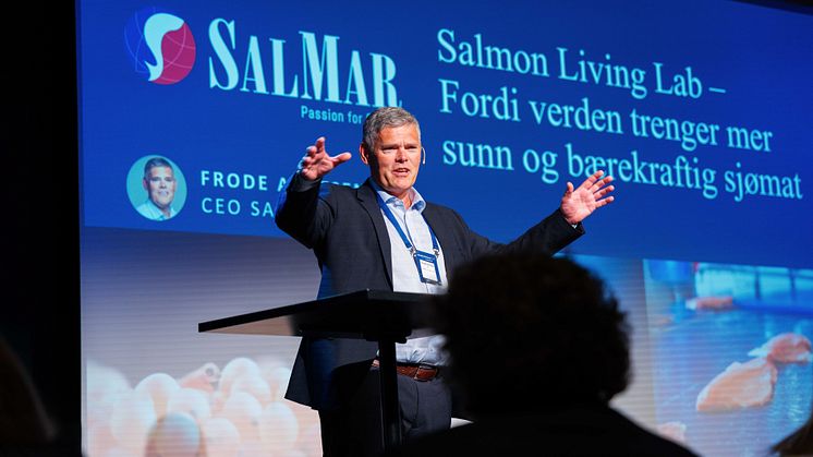 SalMar ønsker å øke kunnskapen om laksens biologi. De skal bruke 500 millioner NOK på å etablere Salmon Living Lab, for å forbedre og utvikle hele næringskjeden.