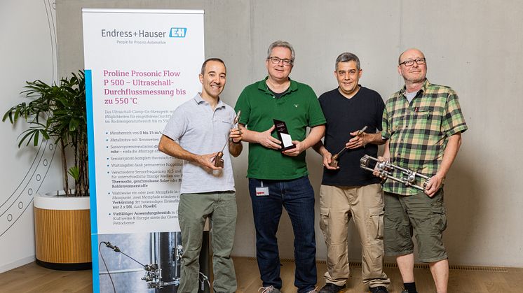 EH_AMA-Award_Prosonic_Flow_P500_team.jpg