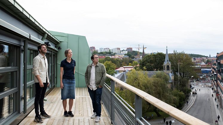 Henrik Svensson, Wallenstam, med Annette Jonsson och Simon Skogström från Wikström.