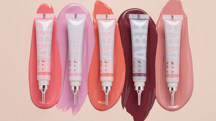 Anastasia Beverly Hills stoltserar med ett nytt, serumberikat flytande rouge med mjuk och matt finish
