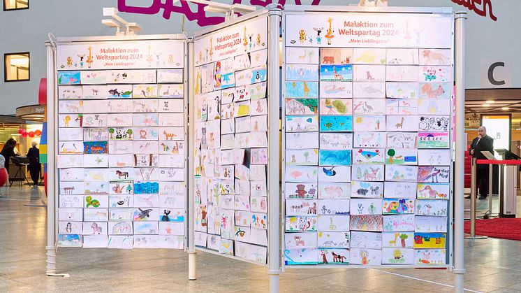 Bilderwand Weltspartag SSKM.jpg