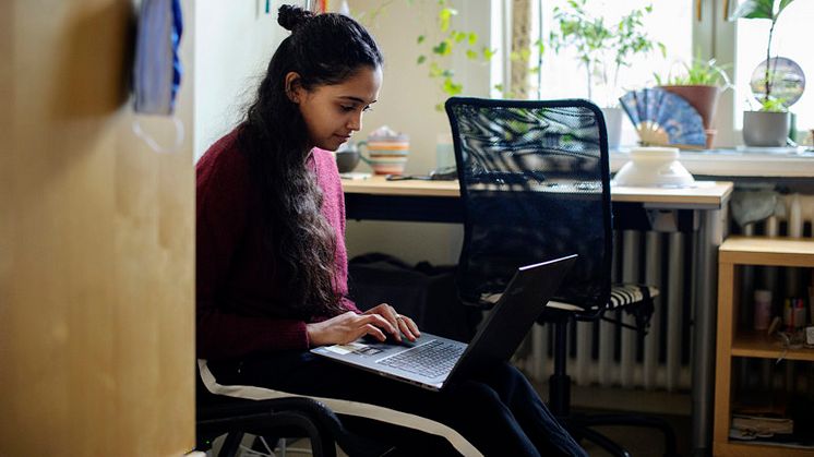 I mars 2020 förändrade pandemin tillvaron för både studenter och universitetslärare. Nu undersöker forskare vid Malmö universitet hur universitetslärarens roll har förändrats. 