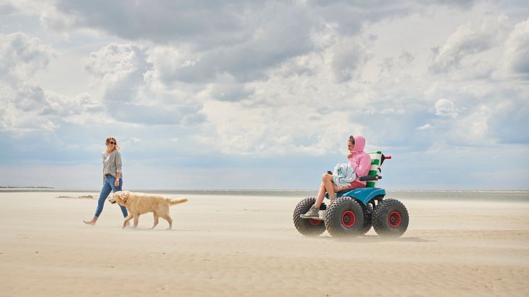 Kørestol på stranden, Langeoog © DZT/Jens Wegener