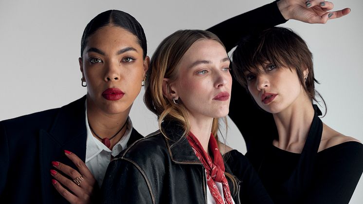 The Matte Lipstick – behagelig, fuktighetsgivende hele dagen.