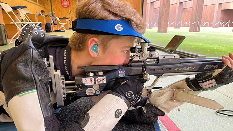 Jesper  Johansson Vann JVM silver i gevärsdisciplinen 50m, 60 skott liggandes 