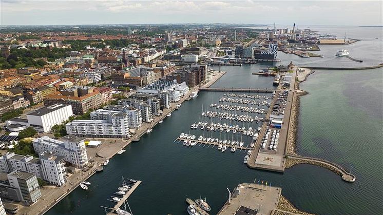 Den 6-7 juni står Helsingborgs kustlinje i fokus när Live på Sundet intar vattnet vid Henry Dunkers Plats. Under två dagar kommer staden att bjuda på musik från en unik flytande scen på vattnet. Foto: David Lundin