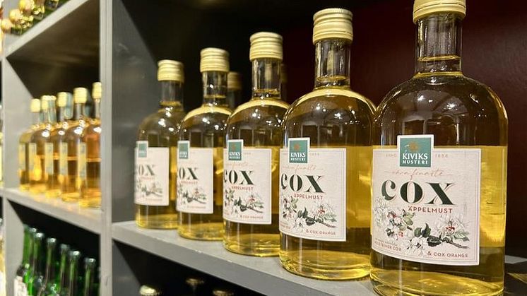 I Kiviks Musteris nya butik på Södermalm finns bland annat premiumsortimentet av must och cider.