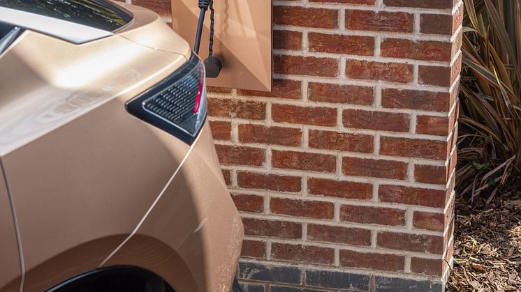 Nissan lanserer rimelig toveislading/V2G fra 2026