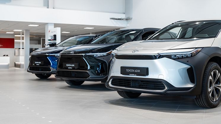 På salgstoppen i Harstad: Elektrisk Toyota bZ4X. Foto: Nordvik AS.  