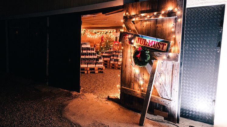 Årets julmusttrender bjuder på innovativa smaker och nya förpackningar. Bild från Hammars bryggeri. 