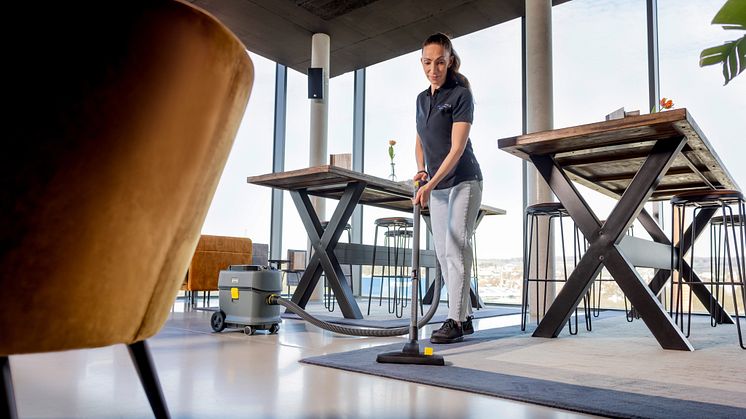 Tyst, kompakt och mångsidig: Tack vare ett modulärt plattformskoncept är det enkelt att byta tillbehör mellan maskinerna.